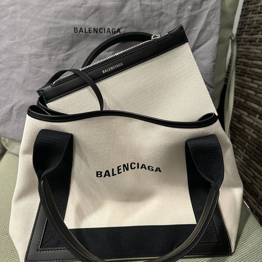 Brand new never held Balenciaga Tote